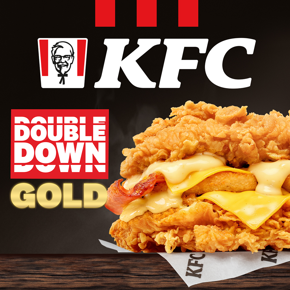Kanapka KFC Double Down Gold z kurczakiem i serem.