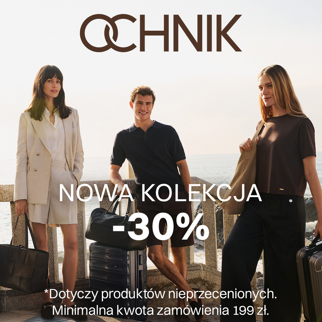 Trzy osoby prezentujące nową kolekcję odzieży Ochnik.