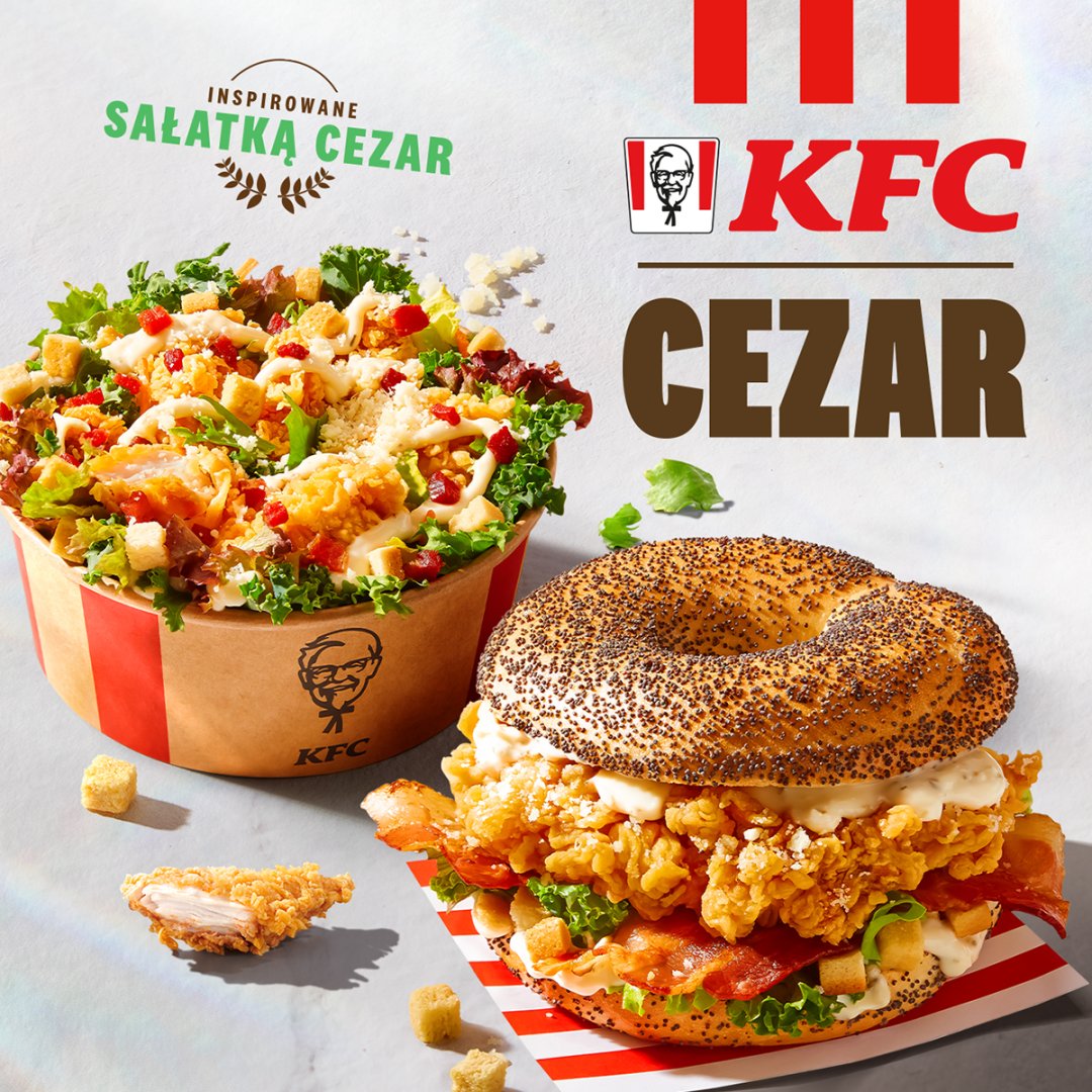 Sałatka Cezar i kanapka z kurczakiem z KFC.