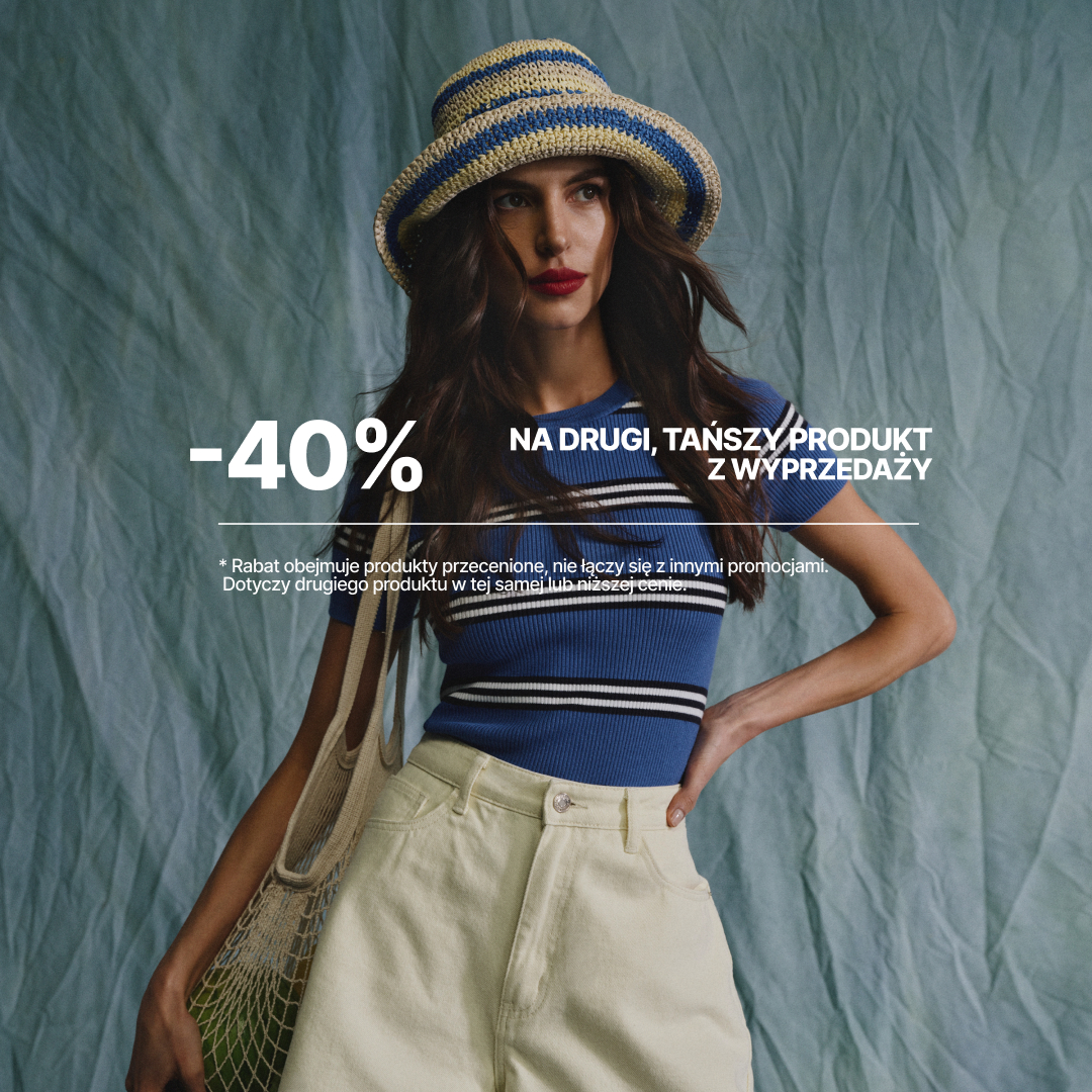 Kobieta w letnim stroju z kapeluszem, wyprzedaż -40%