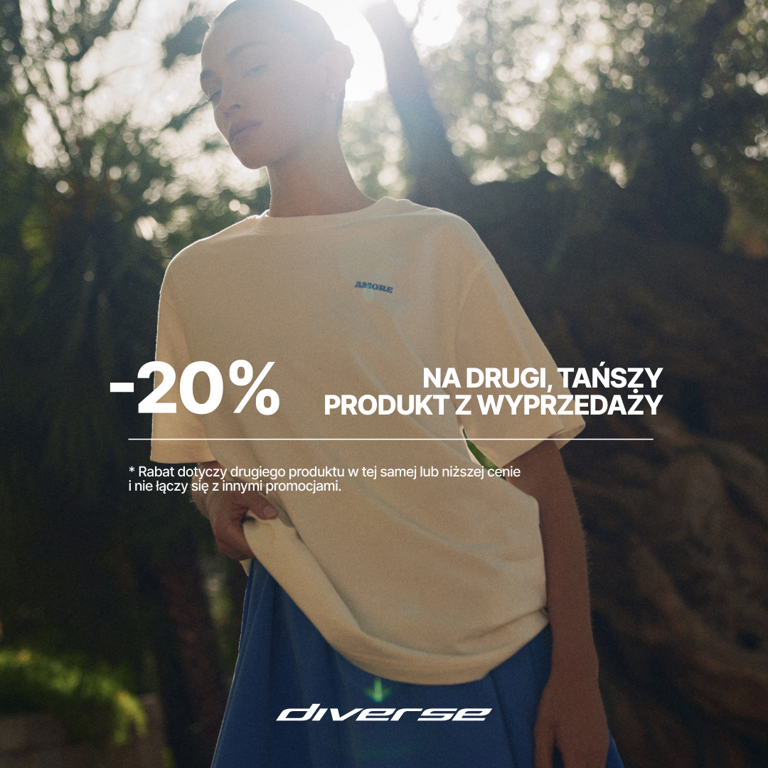 Kobieta w letniej modzie z ofertą -20% na drugi produkt.